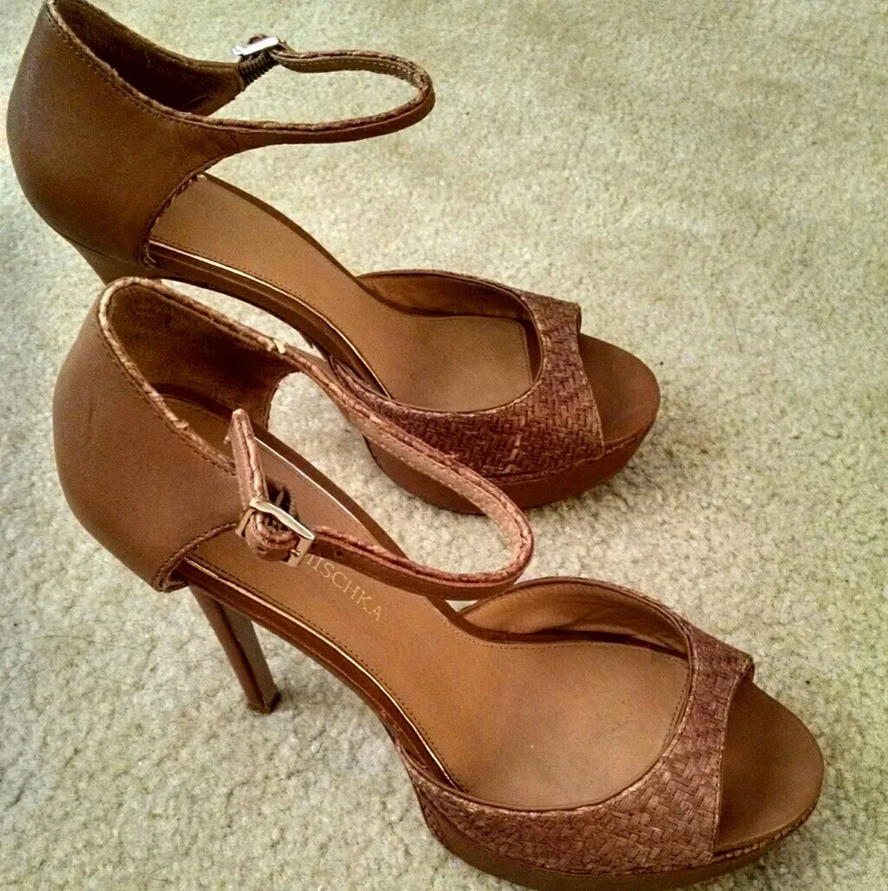 Badgley Mischka Tan Leather And Raffia 5” Heel Platform Sandals Size 9